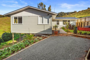 Nanny's Beach House - Waihi Beach Holiday Home